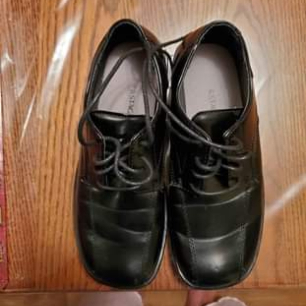 Boys 3.5 deer stag dress shoes black